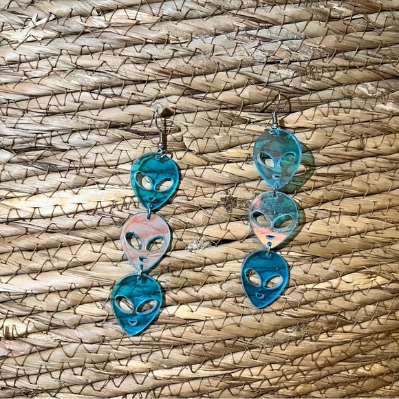 Colorful Alien Face Dangle Earrings - Picture 4 of 4